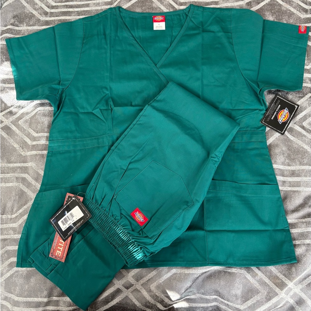 Dickies Teal Scrub Set